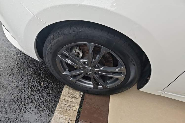 Used CHANGAN Eado DT 2019 1.6L Automatic Smart Enjoyment Model China VI Standard Left Front Wheel Hub