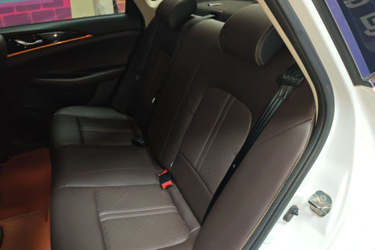 Used CHANGAN Eado DT 2019 1.6L Manual Enjoyment Model China VI Standard Left Rear Seat