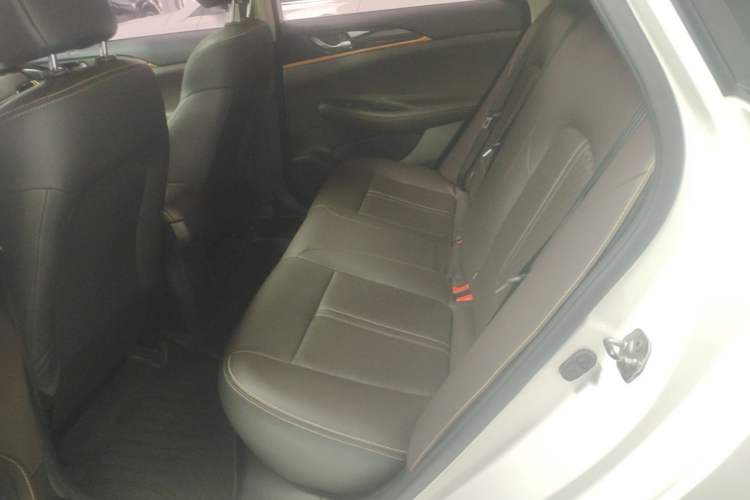 Used CHANGAN Eado DT 2019 1.6L Automatic Smart Enjoyment Model China VI Standard Left Rear Seat