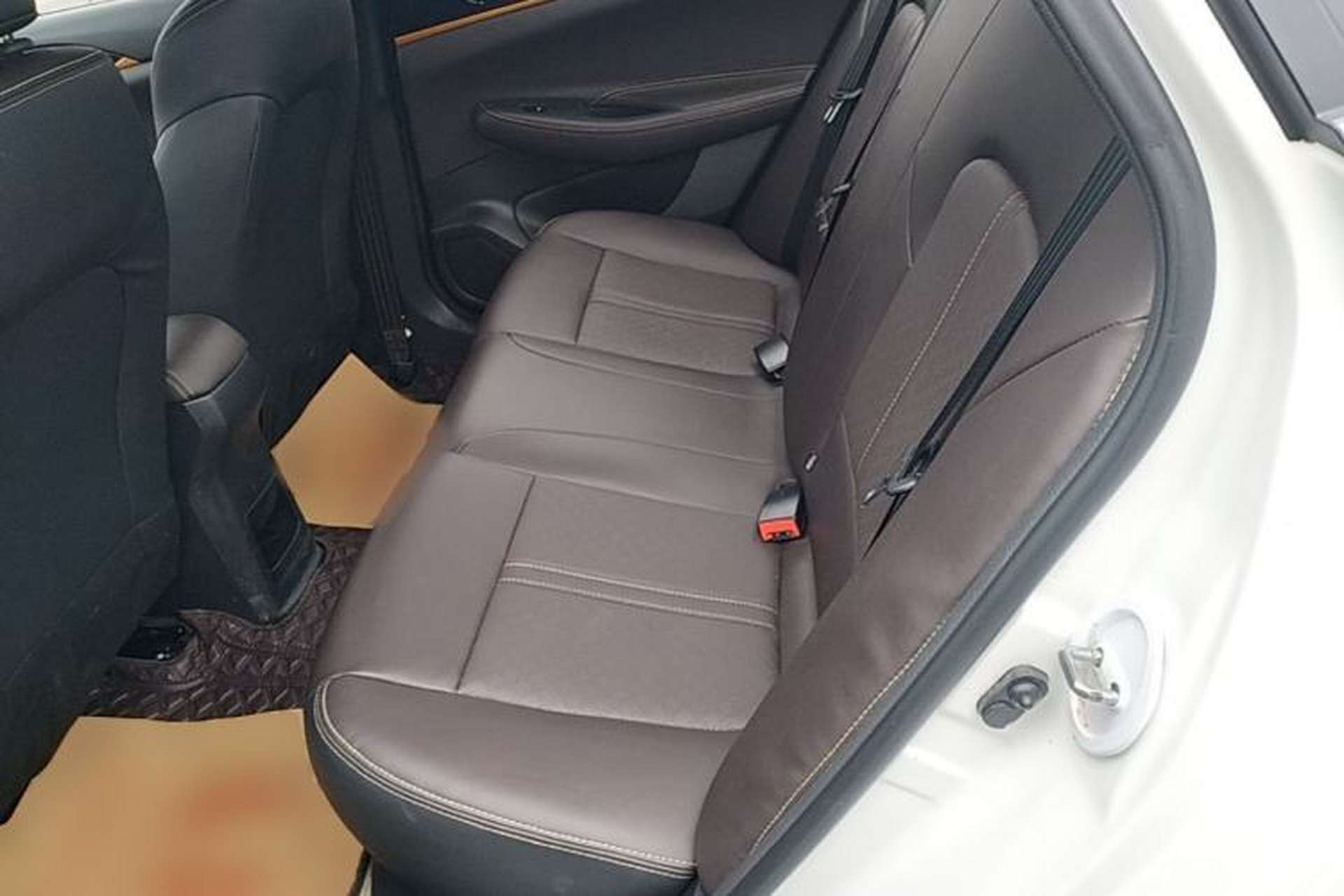 Used CHANGAN Eado DT 2019 1.6L Manual Enjoyment Model China VI Standard Left Rear Seat