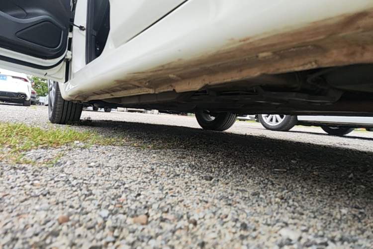 Used CHANGAN Eado DT 2019 1.6L Manual Comfort Model China VI Standard Left Side Sill