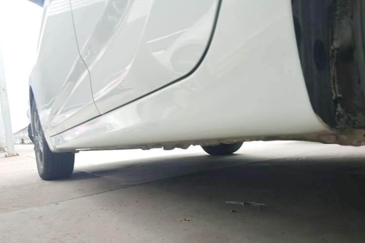 Used CHANGAN Eado DT 2019 1.6L Manual Comfort Model China VI Standard Left Side Sill