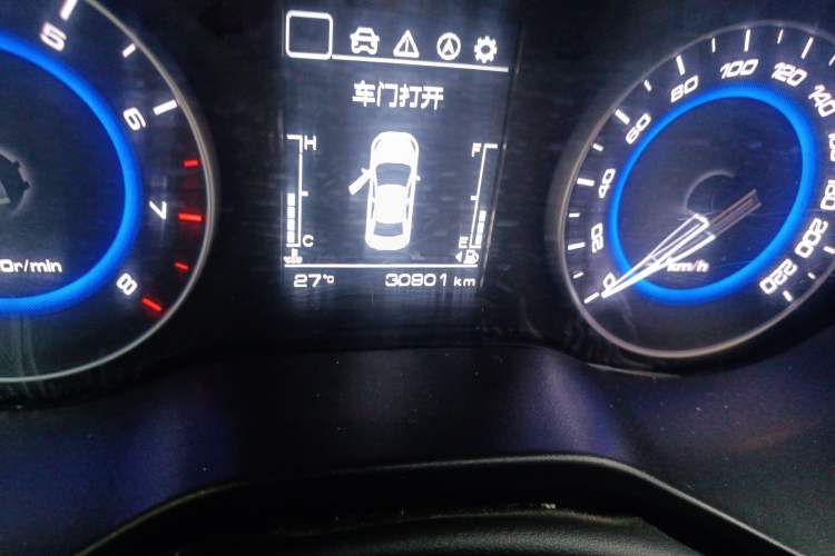 Used CHANGAN Eado DT 2019 1.6L Manual Enjoyment Model China VI Standard Odometer Close Up