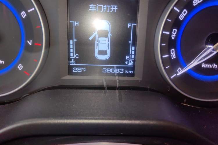 Used CHANGAN Eado DT 2019 1.6L Manual Enjoyment Model China VI Standard Odometer Close Up