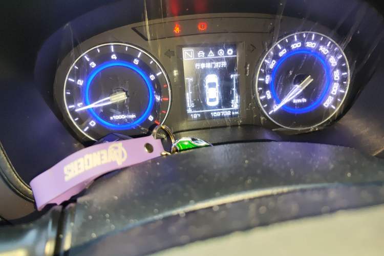 Used CHANGAN Eado DT 2019 1.6L Automatic Smart Enjoyment Model China VI Standard Odometer Close Up