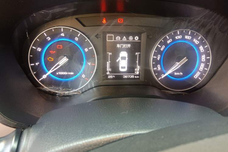 Used CHANGAN Eado DT 2019 1.6L Manual Comfort Model China VI Standard Odometer Close Up