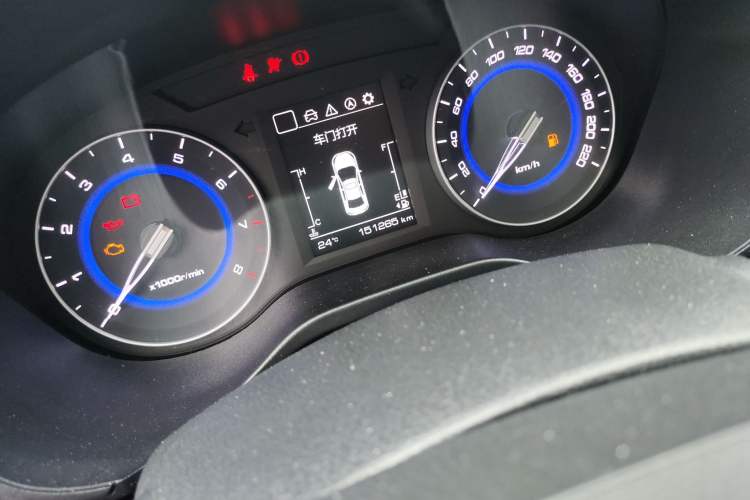 Used CHANGAN Eado DT 2019 1.6L Manual Comfort Model China VI Standard Odometer Close Up