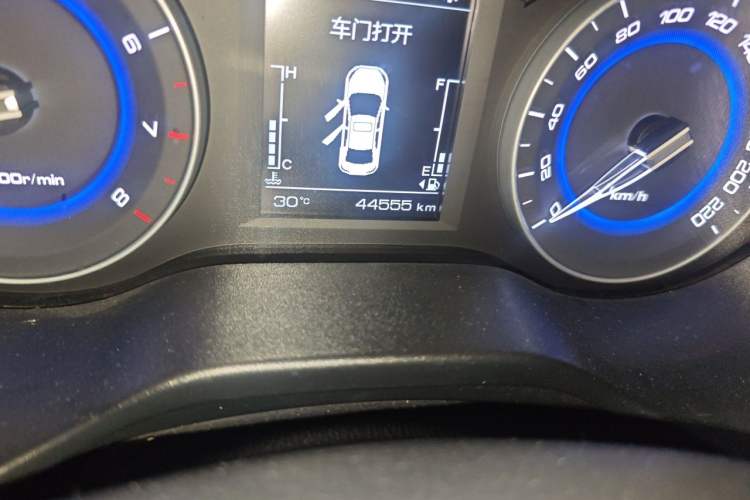 Used CHANGAN Eado DT 2019 1.6L Manual Comfort Model China VI Standard Odometer Close Up