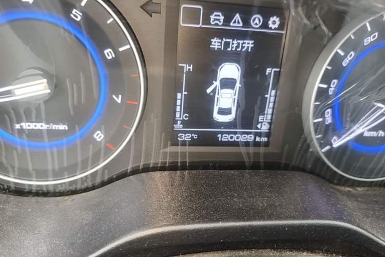 Used CHANGAN Eado DT 2019 1.6L Manual Comfort Model China VI Standard Odometer Close Up