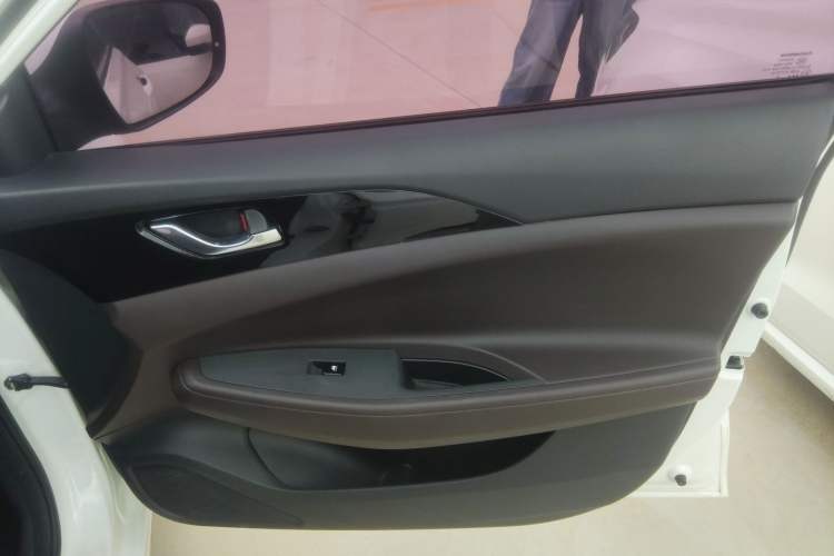 Used CHANGAN Eado DT 2019 1.6L Manual Comfort Model China VI Standard Right Front Door Interior