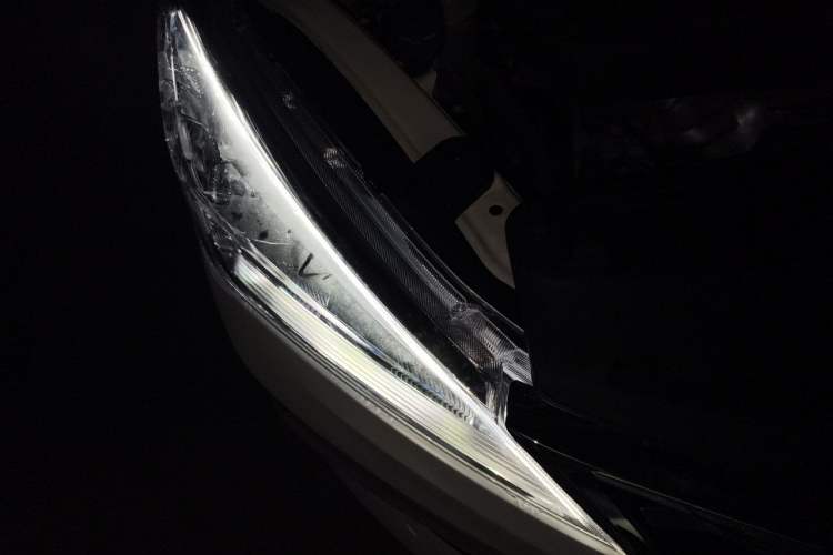 Used CHANGAN Eado DT 2019 1.6L Manual Enjoyment Model China VI Standard Right Front Headlight