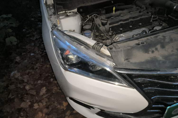 Used CHANGAN Eado DT 2019 1.6L Manual Comfort Model China VI Standard Right Front Headlight