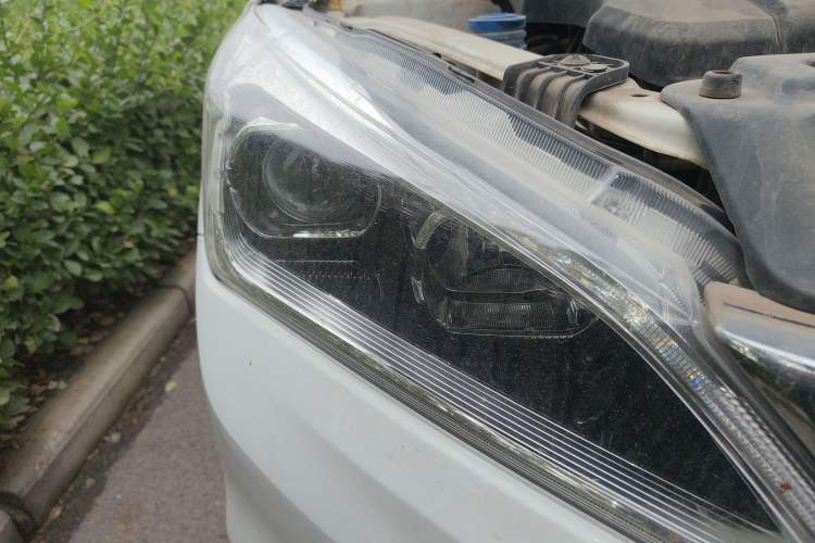 Used CHANGAN Eado DT 2019 1.6L Automatic Smart Enjoyment Model China VI Standard Right Front Headlight
