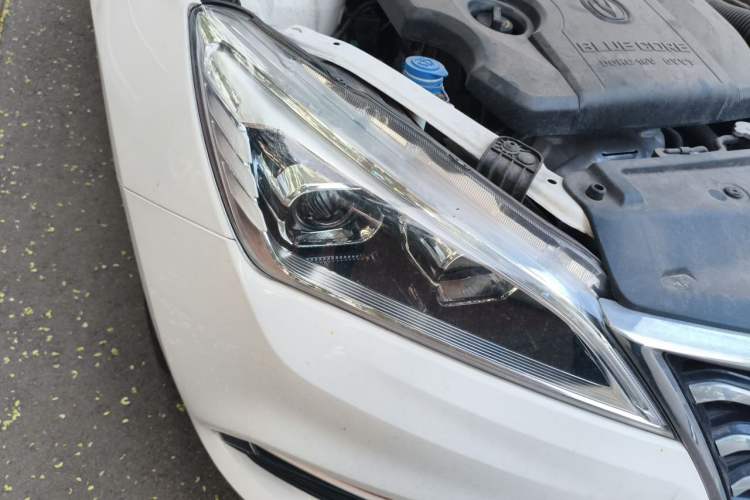 Used CHANGAN Eado DT 2019 1.6L Automatic Smart Enjoyment Model China VI Standard Right Front Headlight