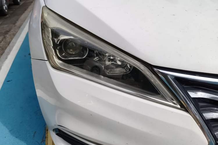 Used CHANGAN Eado DT 2019 1.6L Manual Comfort Model China VI Standard Right Front Headlight