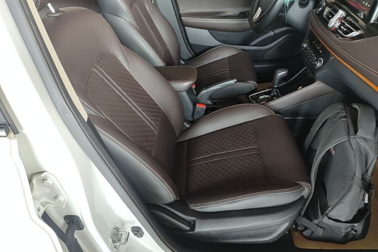 Used CHANGAN Eado DT 2019 1.6L Automatic Smart Enjoyment Model China VI Standard Right Front Seat