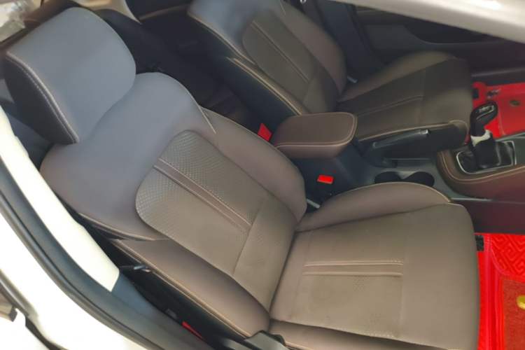 Used CHANGAN Eado DT 2019 1.6L Manual Comfort Model China VI Standard Right Front Seat