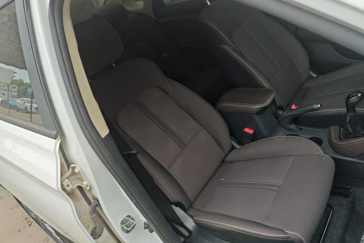 Used CHANGAN Eado DT 2019 1.6L Manual Comfort Model China VI Standard Right Front Seat