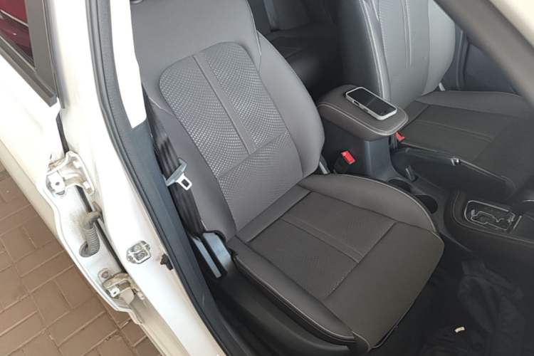Used CHANGAN Eado DT 2019 1.6L Automatic Enjoyment Model China VI Standard Right Front Seat