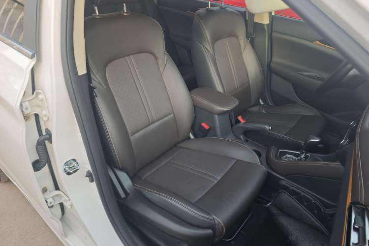 Used CHANGAN Eado DT 2019 1.6L Automatic Smart Enjoyment Model China VI Standard Right Front Seat