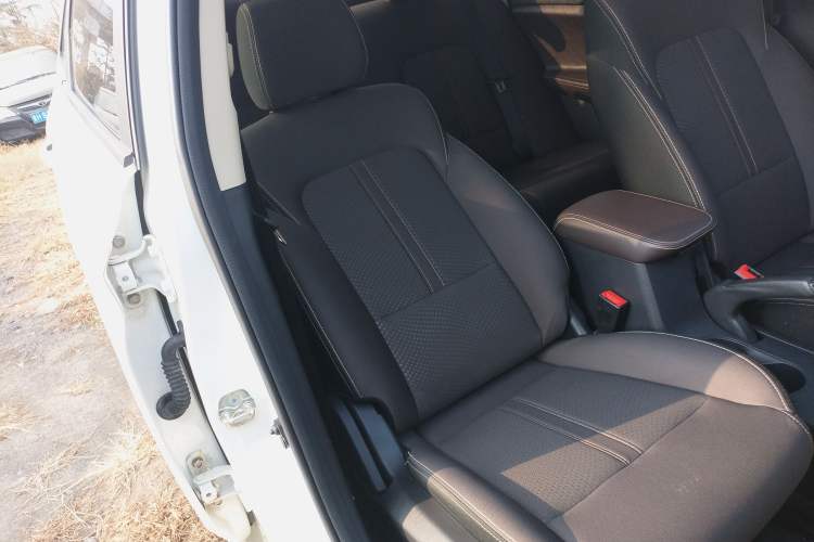 Used CHANGAN Eado DT 2019 1.6L Manual Comfort Model China VI Standard Right Front Seat