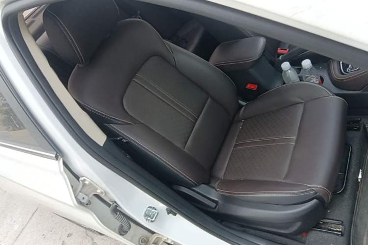 Used CHANGAN Eado DT 2019 1.6L Automatic Smart Enjoyment Model China VI Standard Right Front Seat