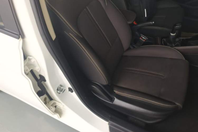 Used CHANGAN Eado DT 2019 1.6L Manual Comfort Model China VI Standard Right Front Seat