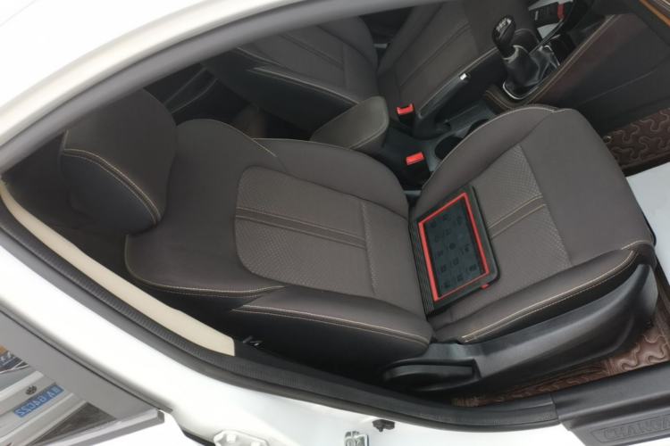 Used CHANGAN Eado DT 2019 1.6L Manual Comfort Model China VI Standard Right Front Seat