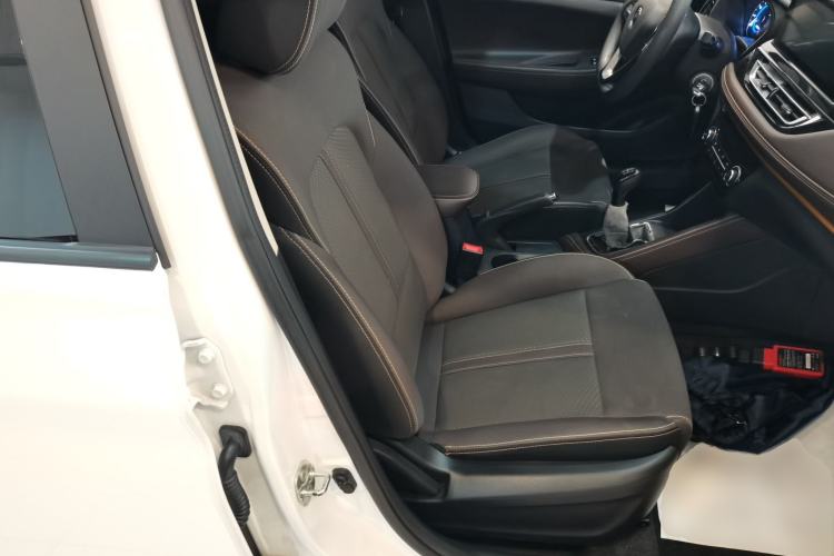 Used CHANGAN Eado DT 2019 1.6L Manual Comfort Model China VI Standard Right Front Seat