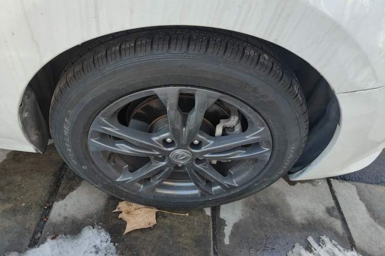 Used CHANGAN Eado DT 2019 1.6L Manual Enjoyment Model China VI Standard Right Front Wheel Hub