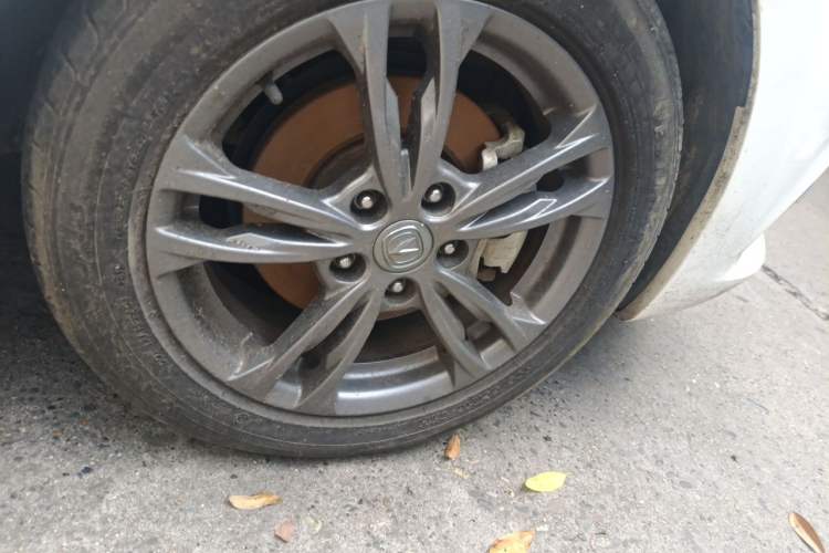 Used CHANGAN Eado DT 2019 1.6L Manual Comfort Model China VI Standard Right Front Wheel Hub