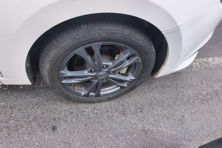 Used CHANGAN Eado DT 2019 1.6L Automatic Smart Enjoyment Model China VI Standard Right Front Wheel Hub