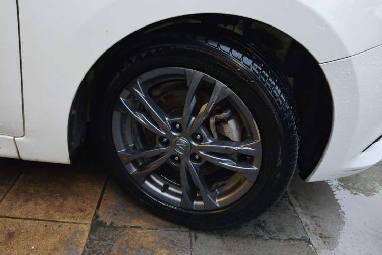 Used CHANGAN Eado DT 2019 1.6L Manual Enjoyment Model China VI Standard Right Front Wheel Hub
