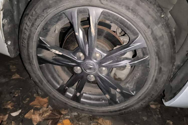 Used CHANGAN Eado DT 2019 1.6L Manual Comfort Model China VI Standard Right Front Wheel Hub