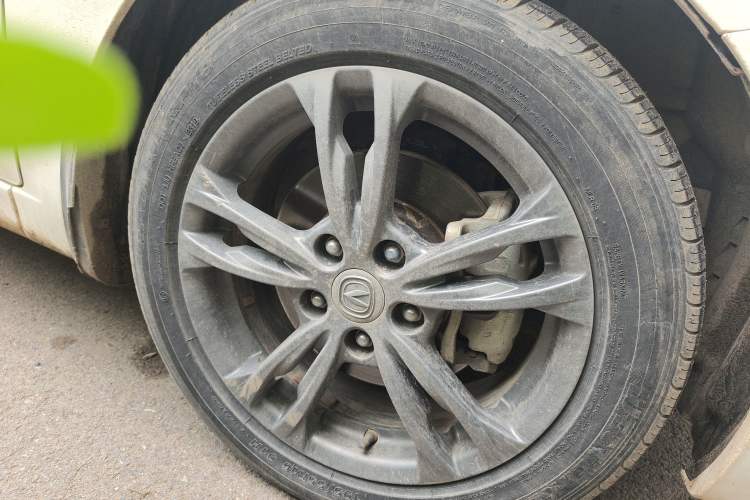 Used CHANGAN Eado DT 2019 1.6L Automatic Smart Enjoyment Model China VI Standard Right Front Wheel Hub