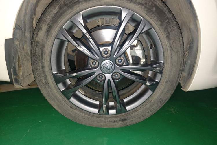 Used CHANGAN Eado DT 2019 1.6L Manual Comfort Model China VI Standard Right Front Wheel Hub