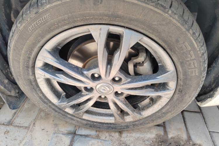 Used CHANGAN Eado DT 2019 1.6L Manual Comfort Model China VI Standard Right Front Wheel Hub