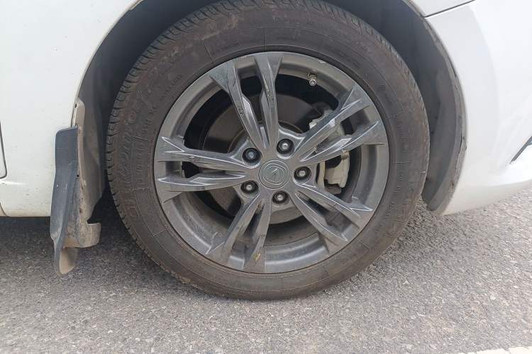 Used CHANGAN Eado DT 2019 1.6L Manual Enjoyment Model China VI Standard Right Front Wheel Hub