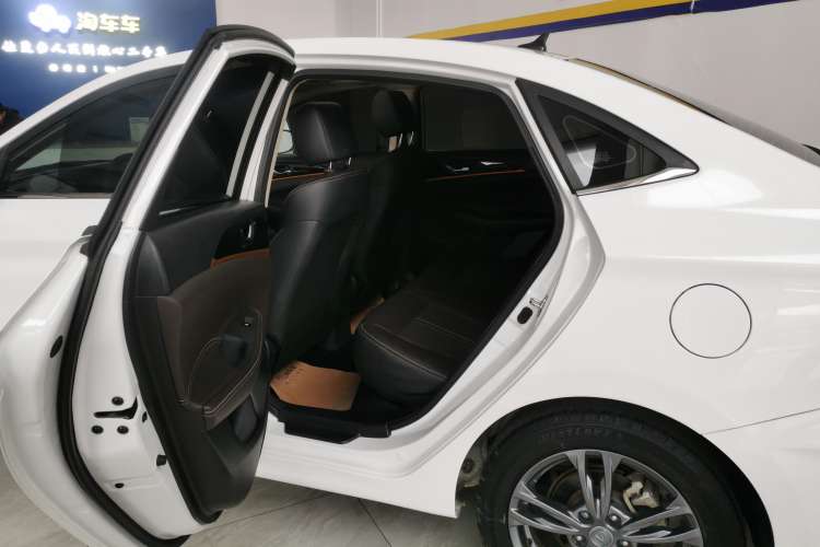 Used CHANGAN Eado DT 2019 1.6L Automatic Smart Enjoyment Model China VI Standard Right Rear Seat