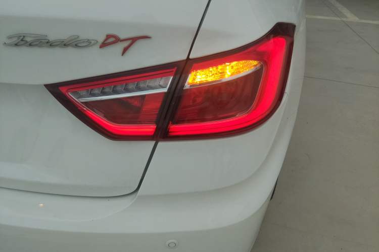 Used CHANGAN Eado DT 2019 1.6L Manual Comfort Model China VI Standard Right Rear Taillight