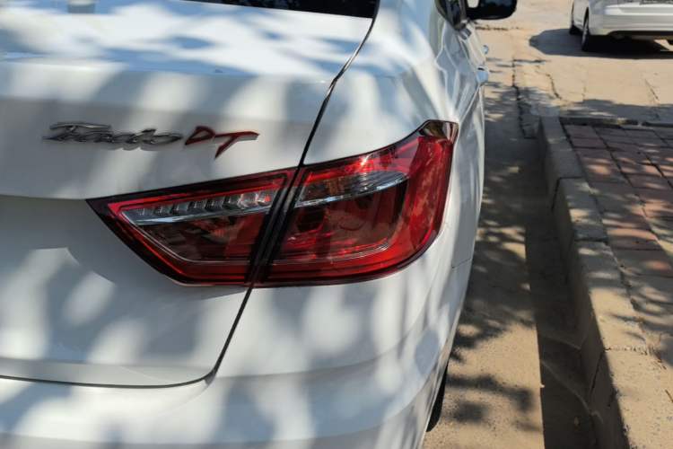 Used CHANGAN Eado DT 2019 1.6L Manual Comfort Model China VI Standard Right Rear Taillight
