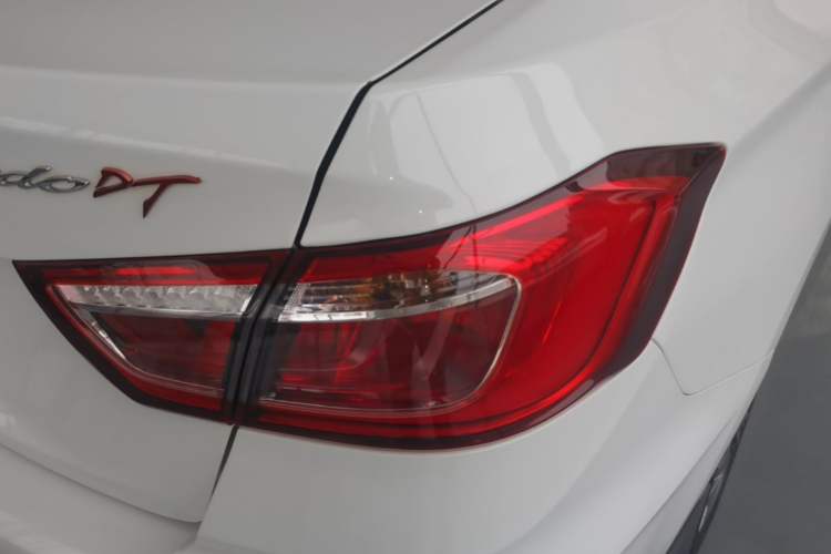 Used CHANGAN Eado DT 2019 1.6L Manual Comfort Model China VI Standard Right Rear Taillight