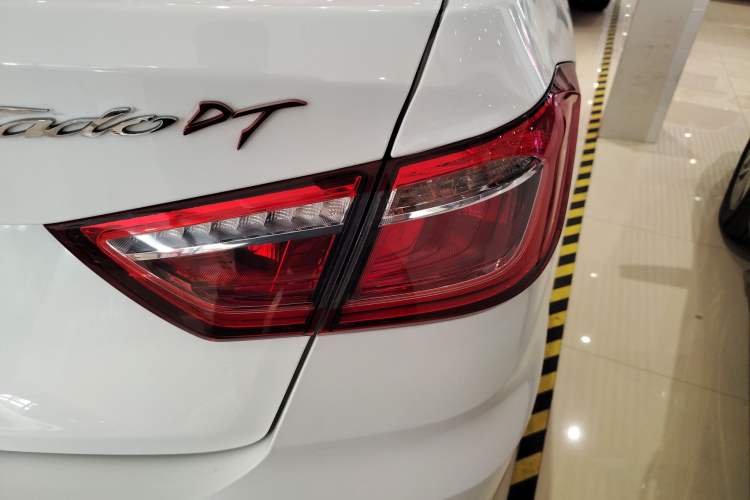 Used CHANGAN Eado DT 2019 1.6L Manual Comfort Model China VI Standard Right Rear Taillight