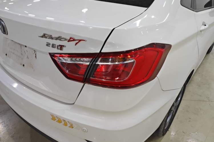 Used CHANGAN Eado DT 2019 1.6L Manual Comfort Model China VI Standard Right Rear Taillight