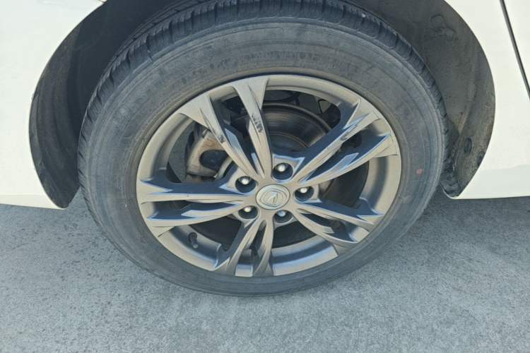 Used CHANGAN Eado DT 2019 1.6L Automatic Smart Enjoyment Model China VI Standard Right Rear Wheel Hub