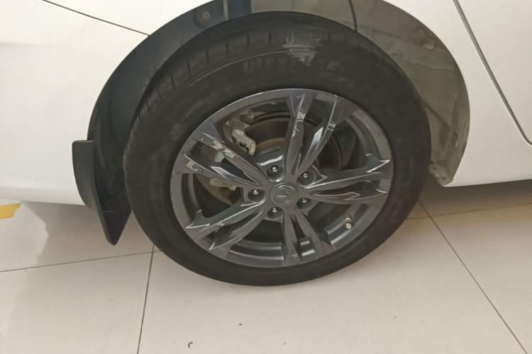 Used CHANGAN Eado DT 2019 1.6L Manual Comfort Model China VI Standard Right Rear Wheel Hub