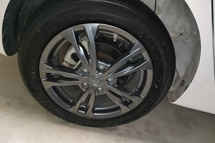 Used CHANGAN Eado DT 2019 1.6L Manual Comfort Model China VI Standard Right Rear Wheel Hub