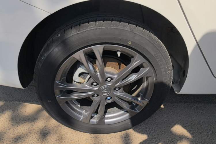 Used CHANGAN Eado DT 2019 1.6L Manual Comfort Model China VI Standard Right Rear Wheel Hub
