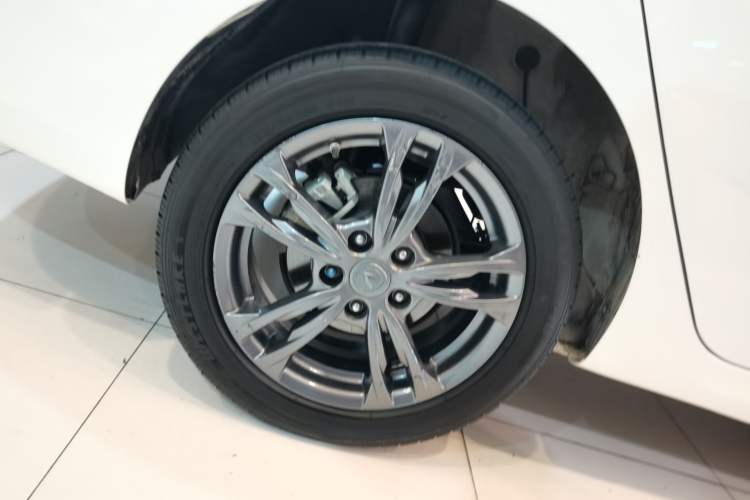Used CHANGAN Eado DT 2019 1.6L Manual Comfort Model China VI Standard Right Rear Wheel Hub