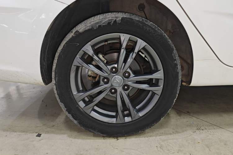 Used CHANGAN Eado DT 2019 1.6L Manual Comfort Model China VI Standard Right Rear Wheel Hub